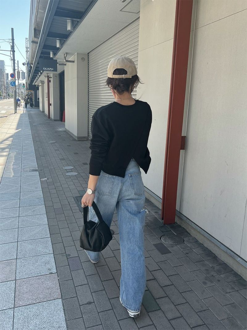 バックデザインクロップドスウェット | Back design cropped sweat