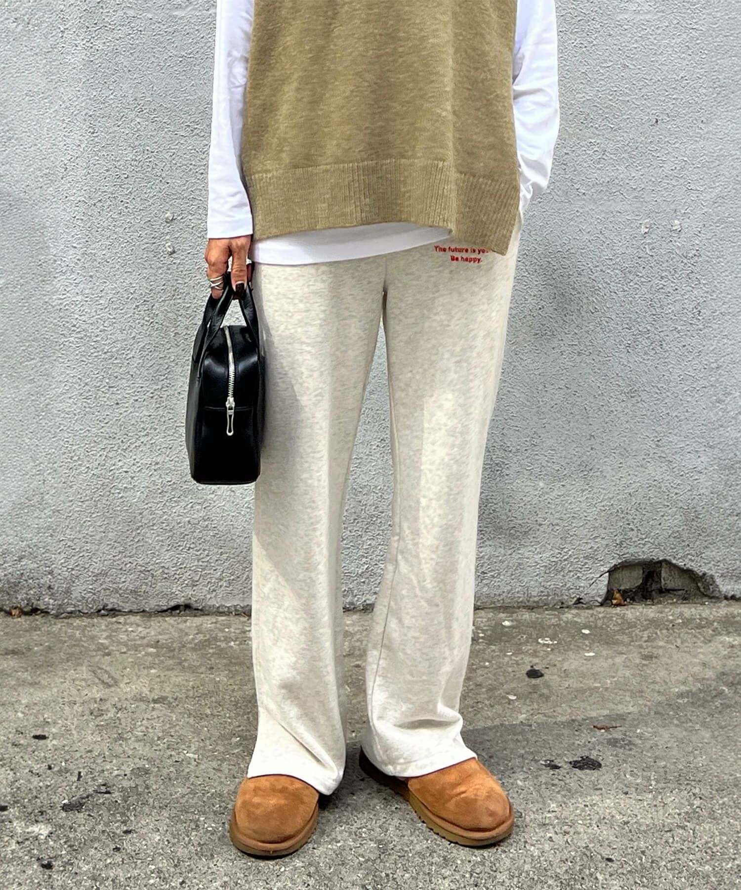 オリジナル刺繍ロゴスウェットパンツ | Embroidery logo slit pants
