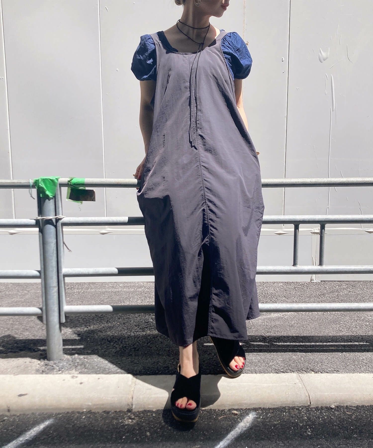 バックドロストナイロンワンピース | Back drawstring nylon one piece