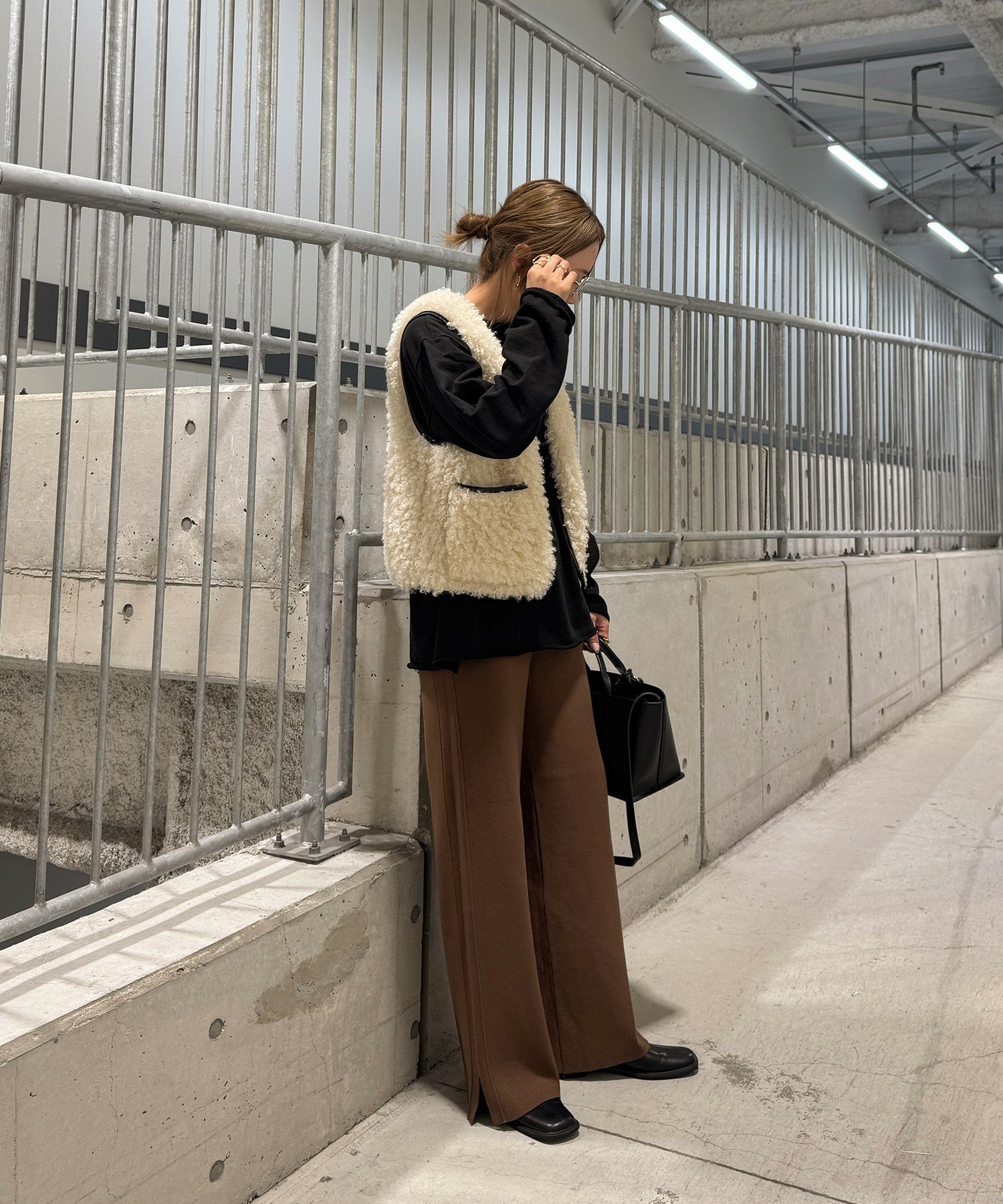 リラックスニットワイドスリットパンツ | Relaxed knit wide slit