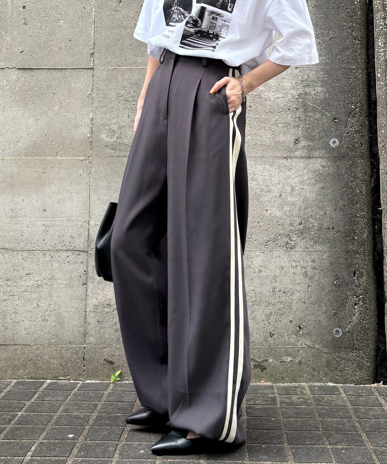 ADRER パンツ line track wide slacks ADRER パンツ line track wide slacks